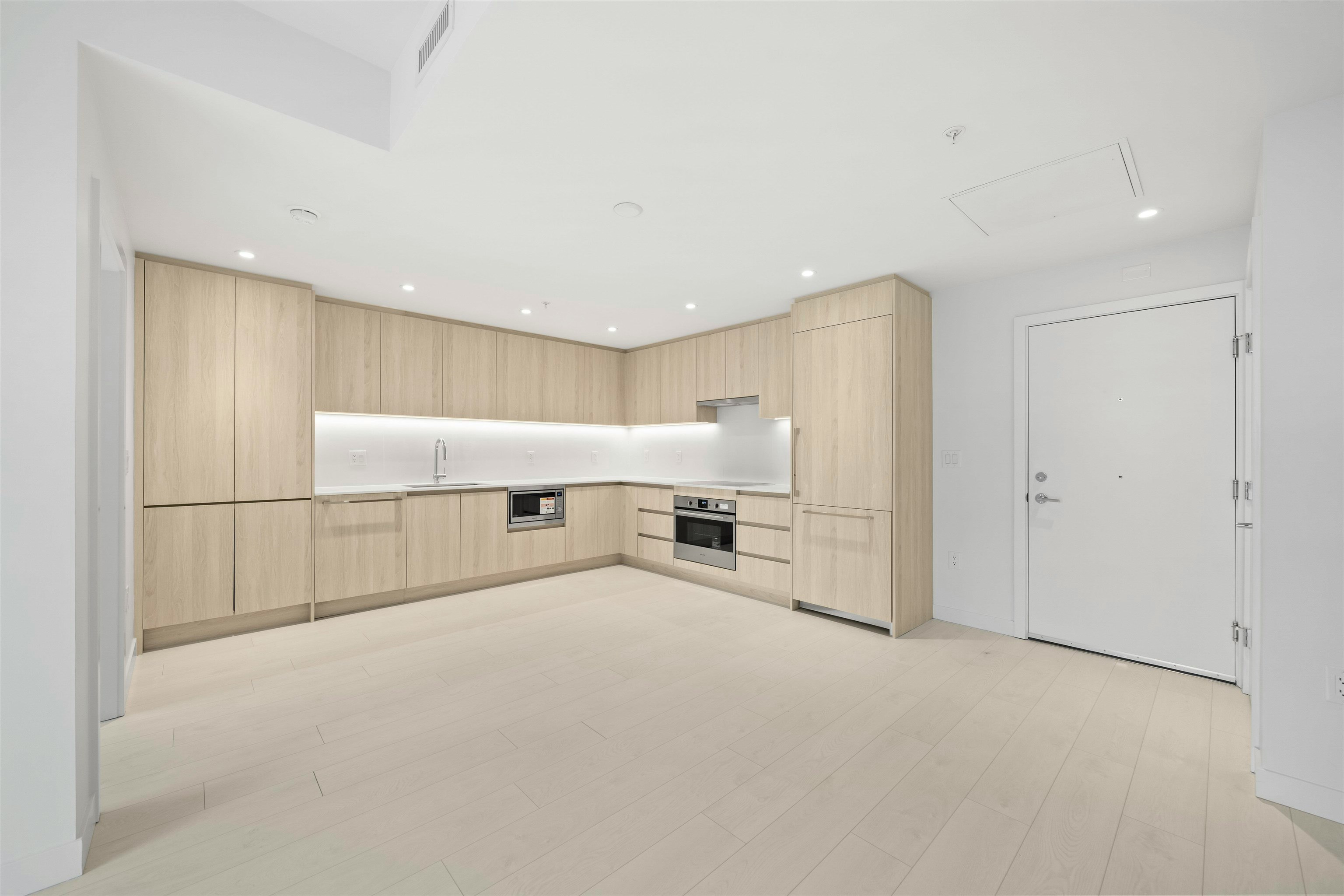 111-4928 Quebec Street - 5