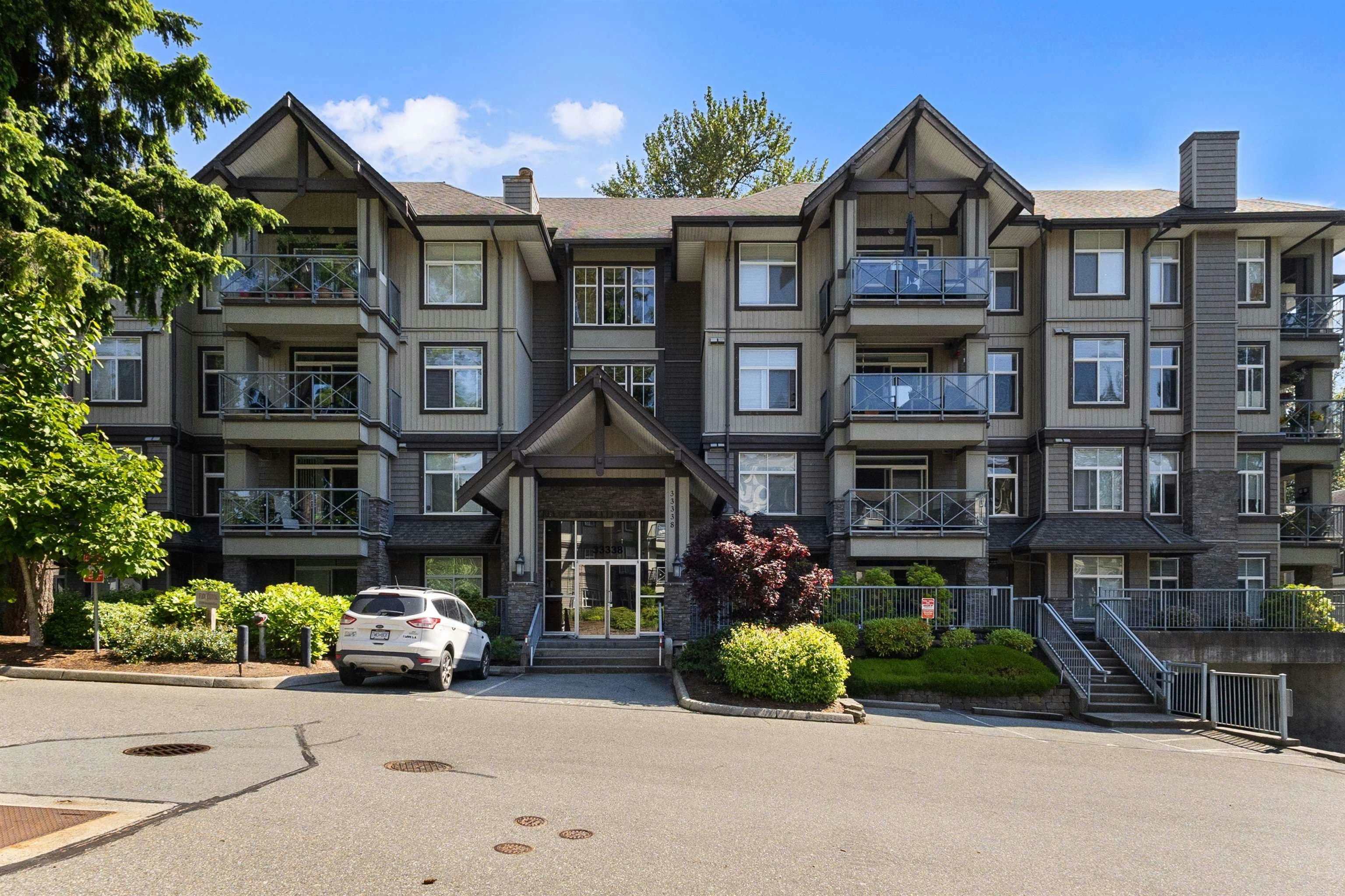 406-33338 E Bourquin Crescent, Abbotsford, BC, V2S 1Y1