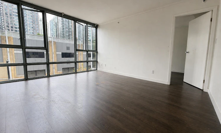 505-930 Cambie Street