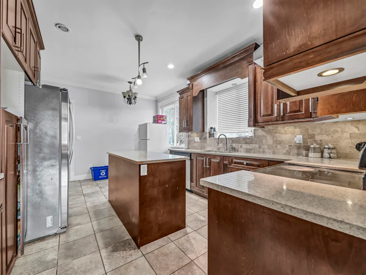 12101 84 Avenue, Surrey, BC, V3W 3G4 - 13