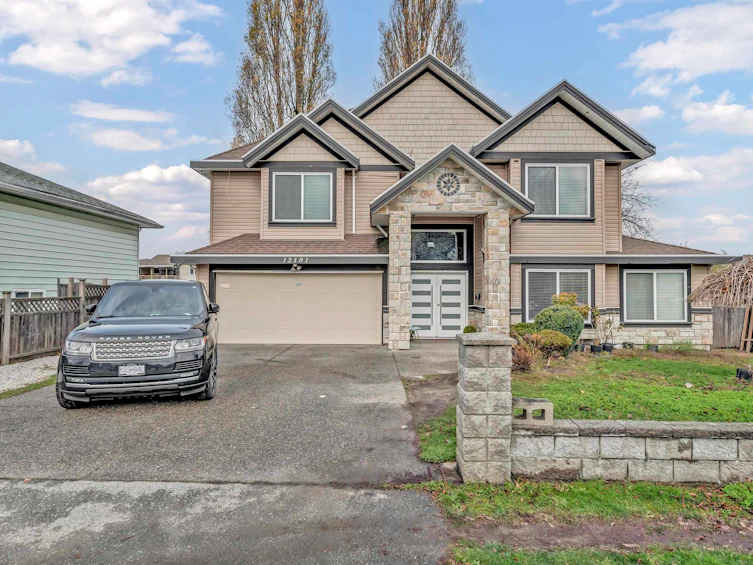 12101 84 Avenue, Surrey, BC, V3W 3G4