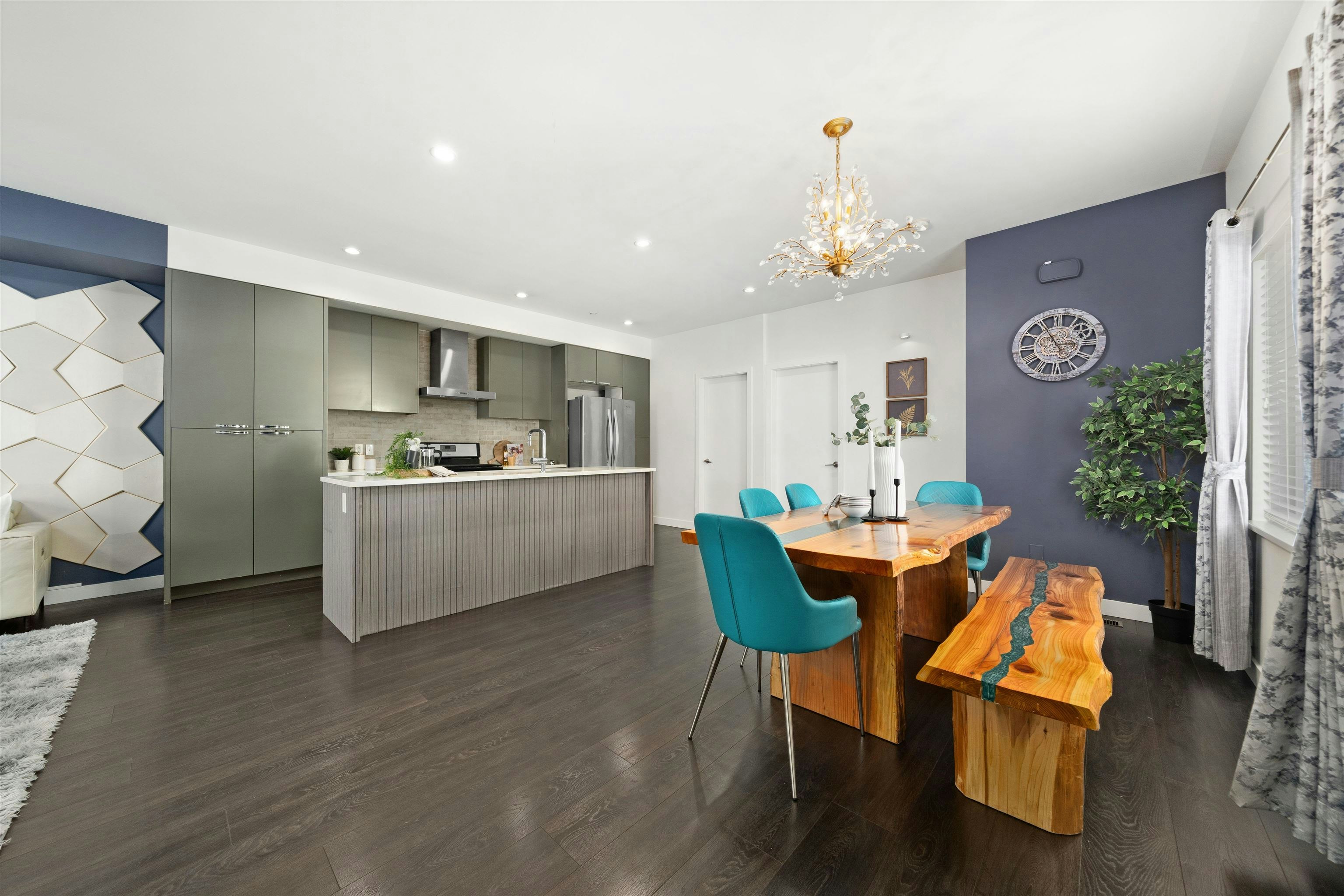 21-22810 113 Avenue - 5