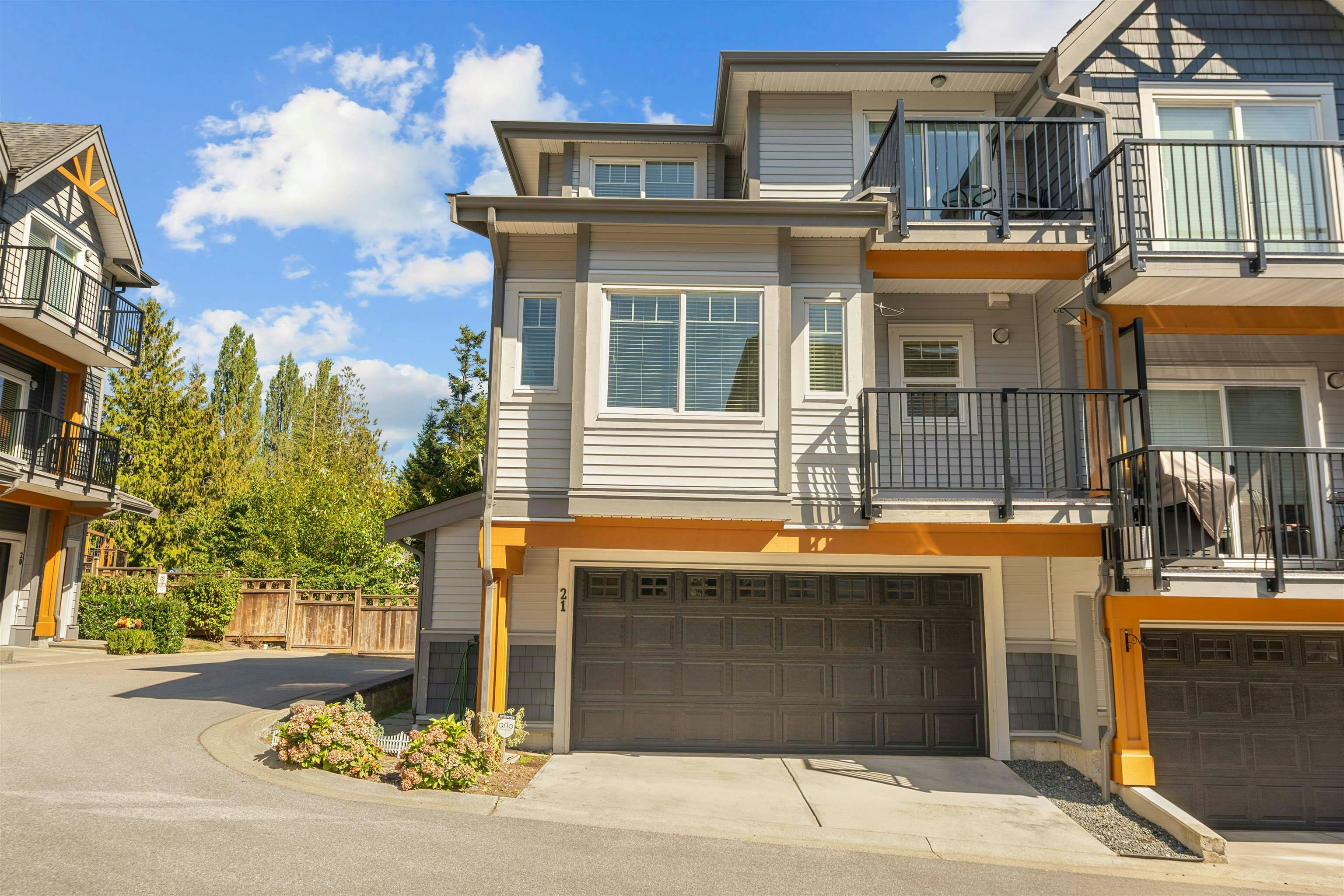 21-22810 113 Avenue - 2