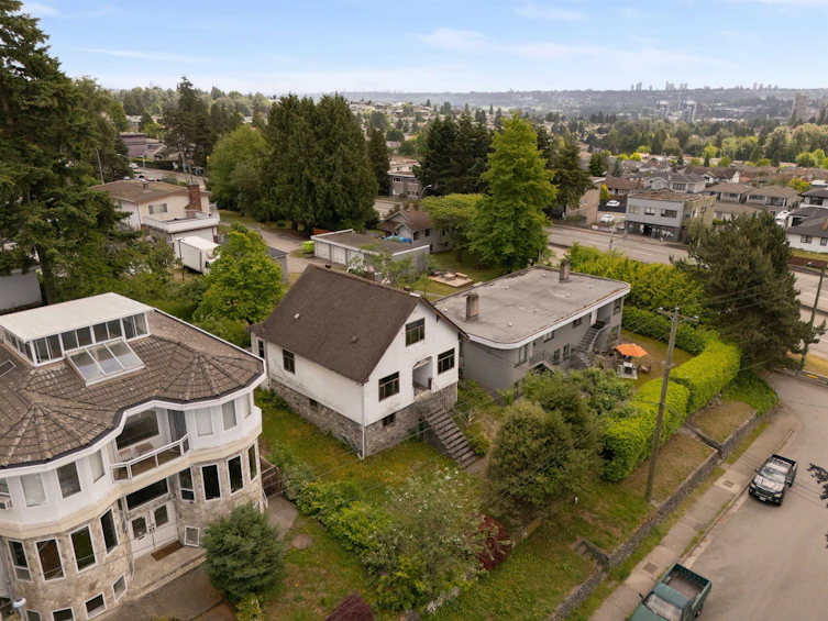 380 Delta Avenue, Burnaby, BC, V5B 3C5 - 3