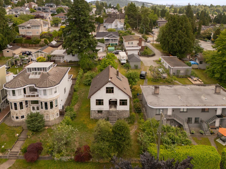 380 Delta Avenue, Burnaby, BC, V5B 3C5