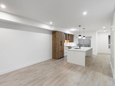27-13895 64 Avenue - 4