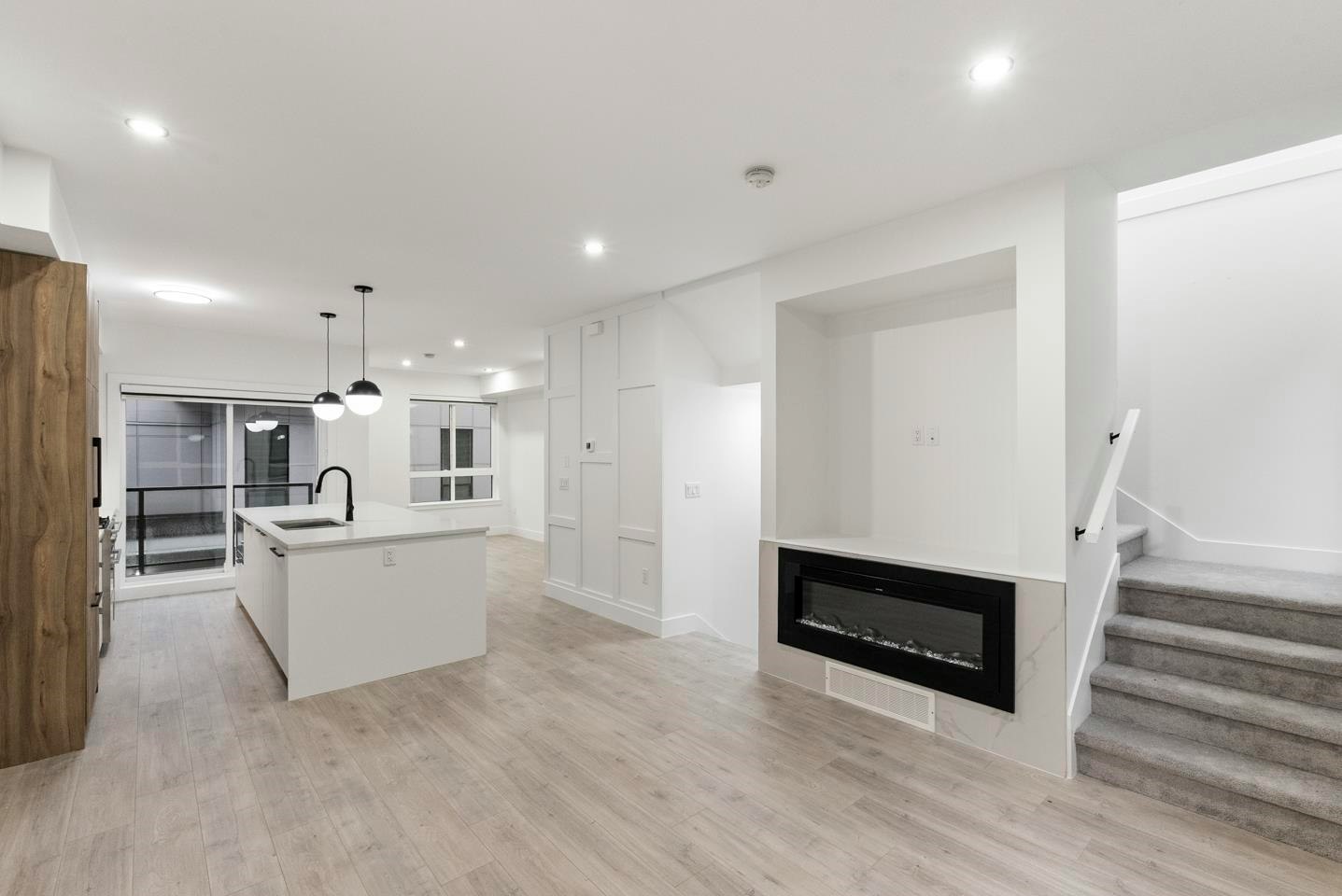 27-13895 64 Avenue - 3