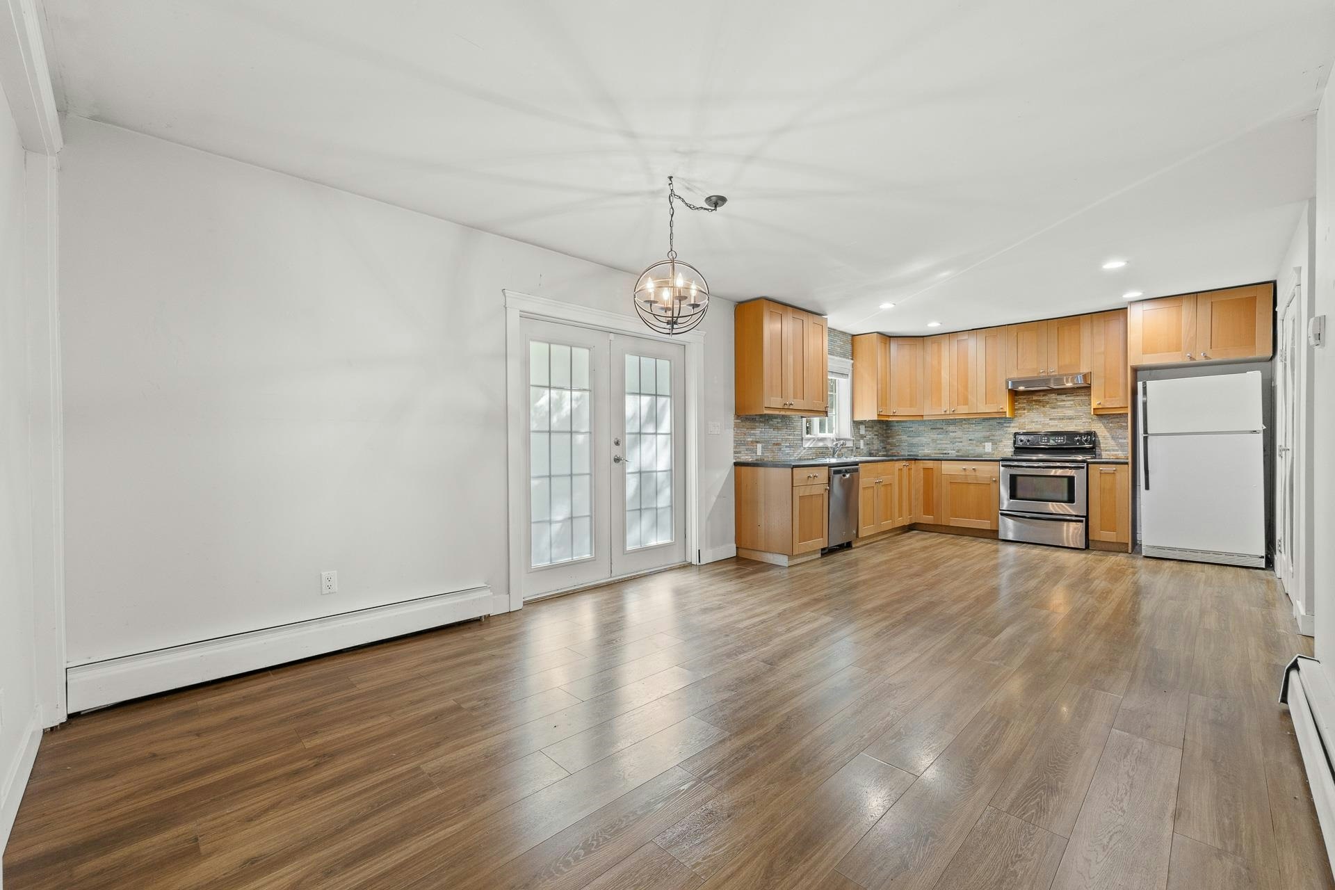 12686 20 Avenue - 5