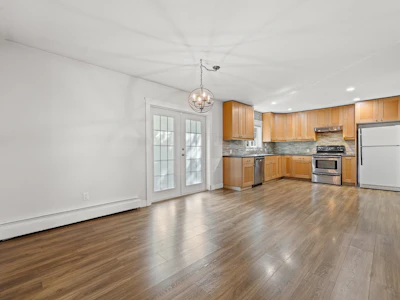 12686 20 Avenue - 5
