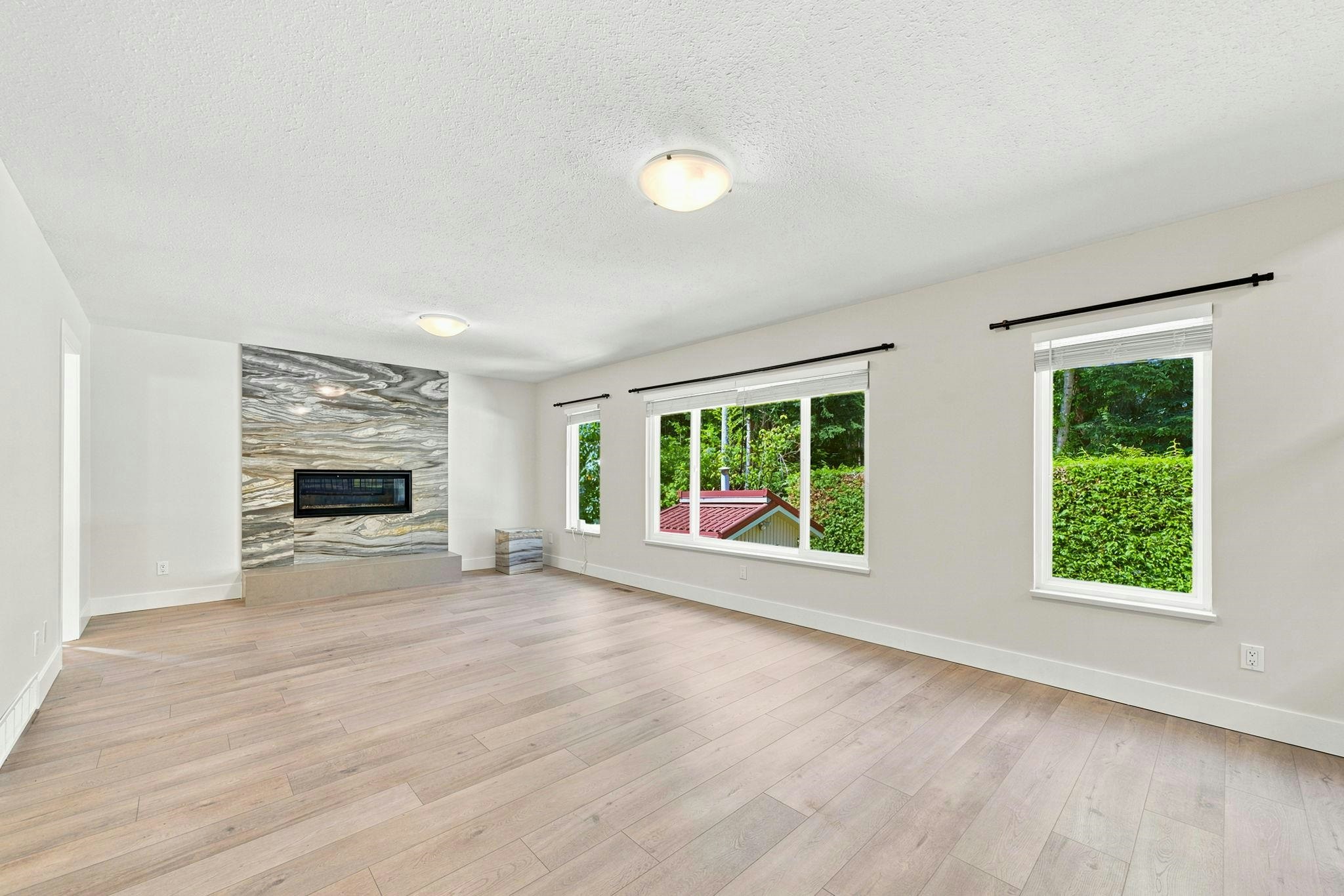 Main-5553 Nancy Greene Way, North Vancouver, BC, V7R 4R6 - 2