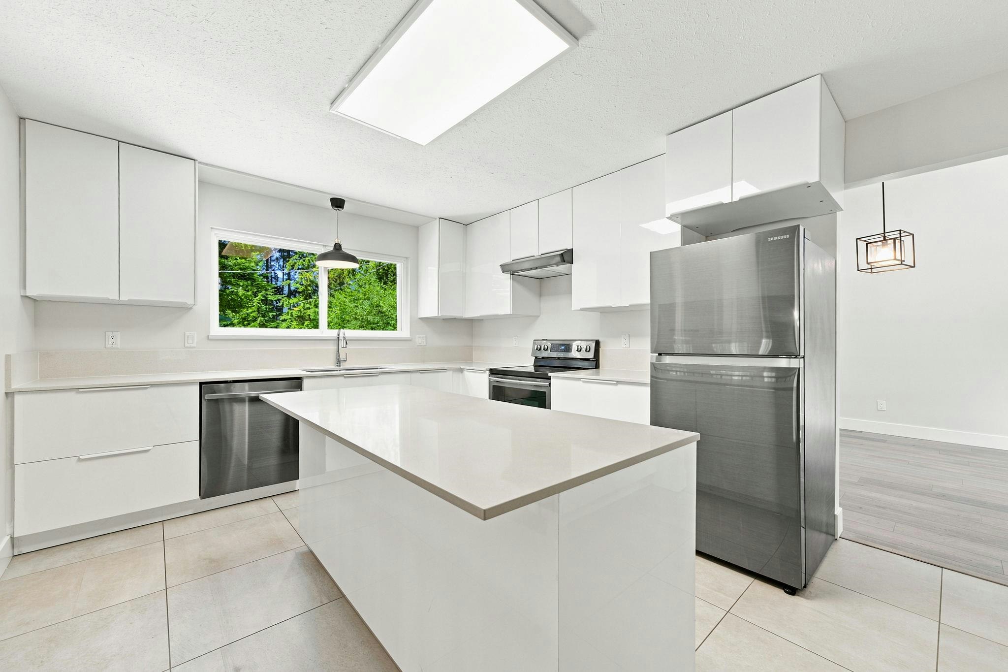 Main-5553 Nancy Greene Way, North Vancouver, BC, V7R 4R6 - 5