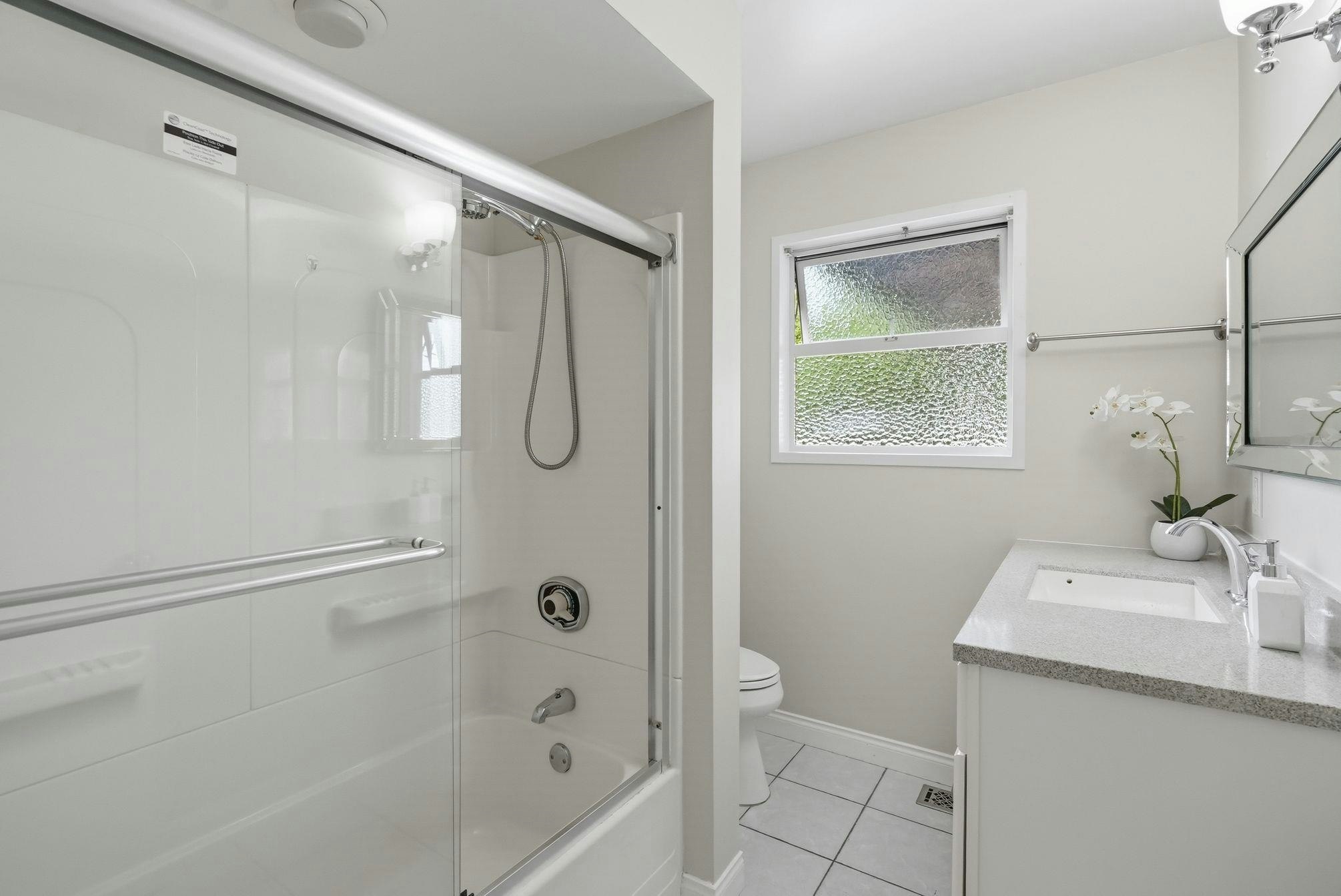 8704 111 Street, Delta, BC, V4C 4N7 - 24