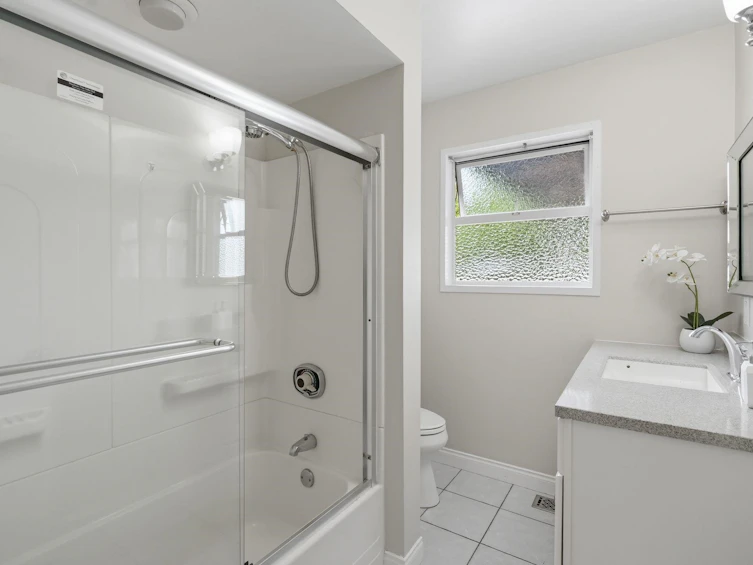 8704 111 Street, Delta, BC, V4C 4N7 - 24