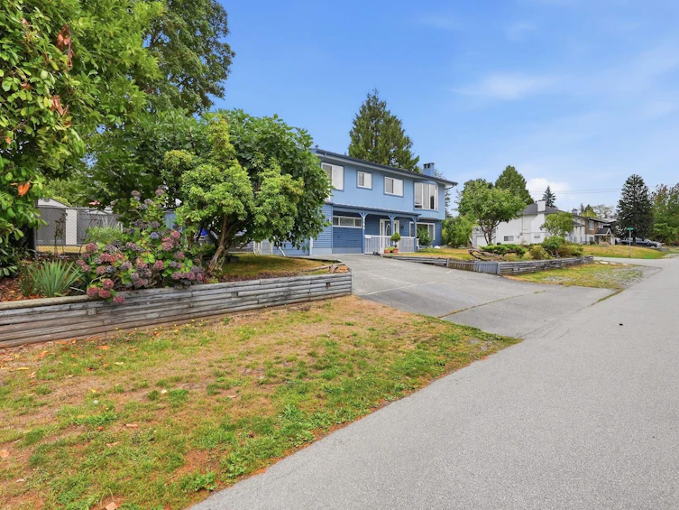 8704 111 Street, Delta, BC, V4C 4N7 - 4