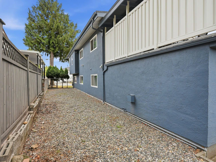 8704 111 Street, Delta, BC, V4C 4N7 - 30