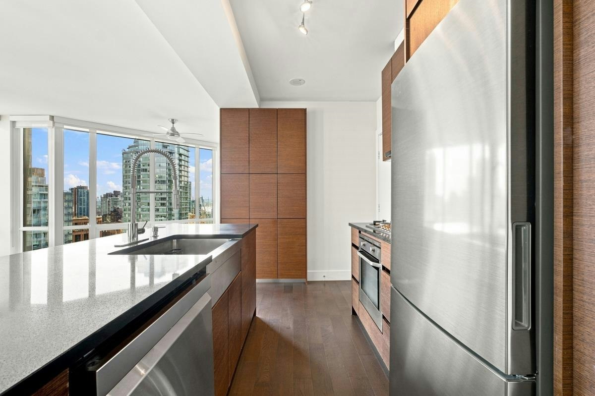 2005-565 Smithe Street, Vancouver, BC, V6B 0E4 - 4