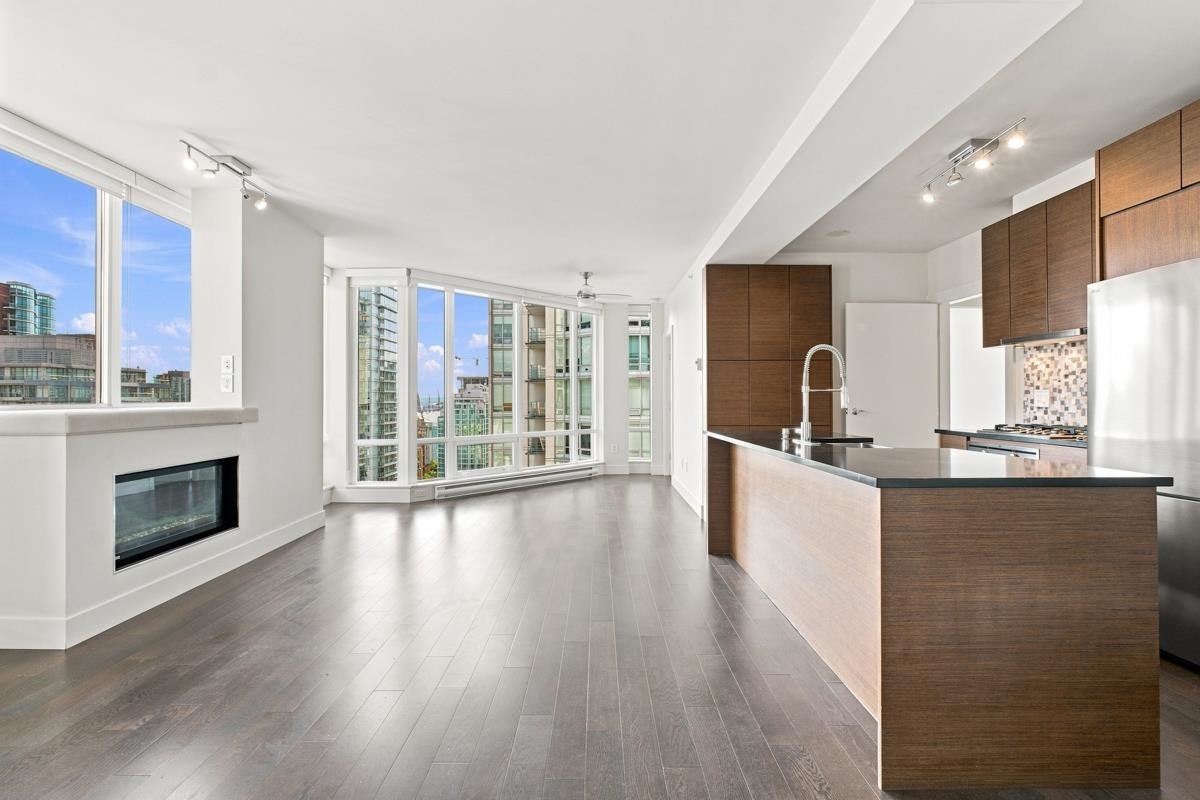2005-565 Smithe Street, Vancouver, BC, V6B 0E4