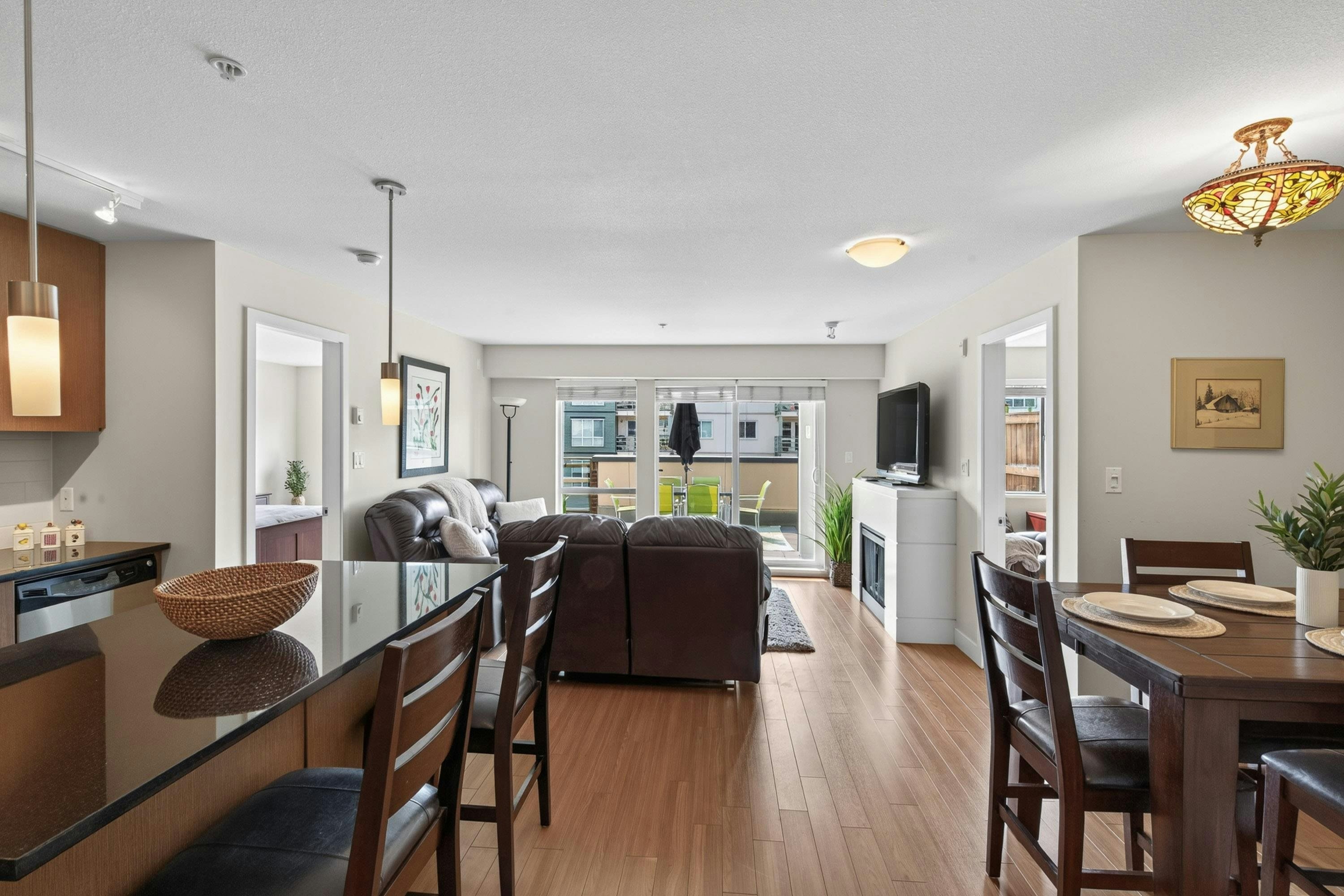 221-15745 Croydon Drive, Surrey, BC, V3Z 2L5