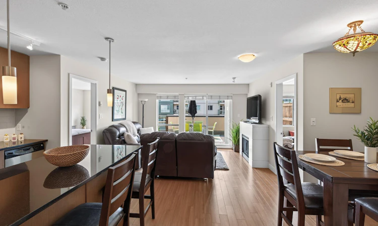 221-15745 Croydon Drive