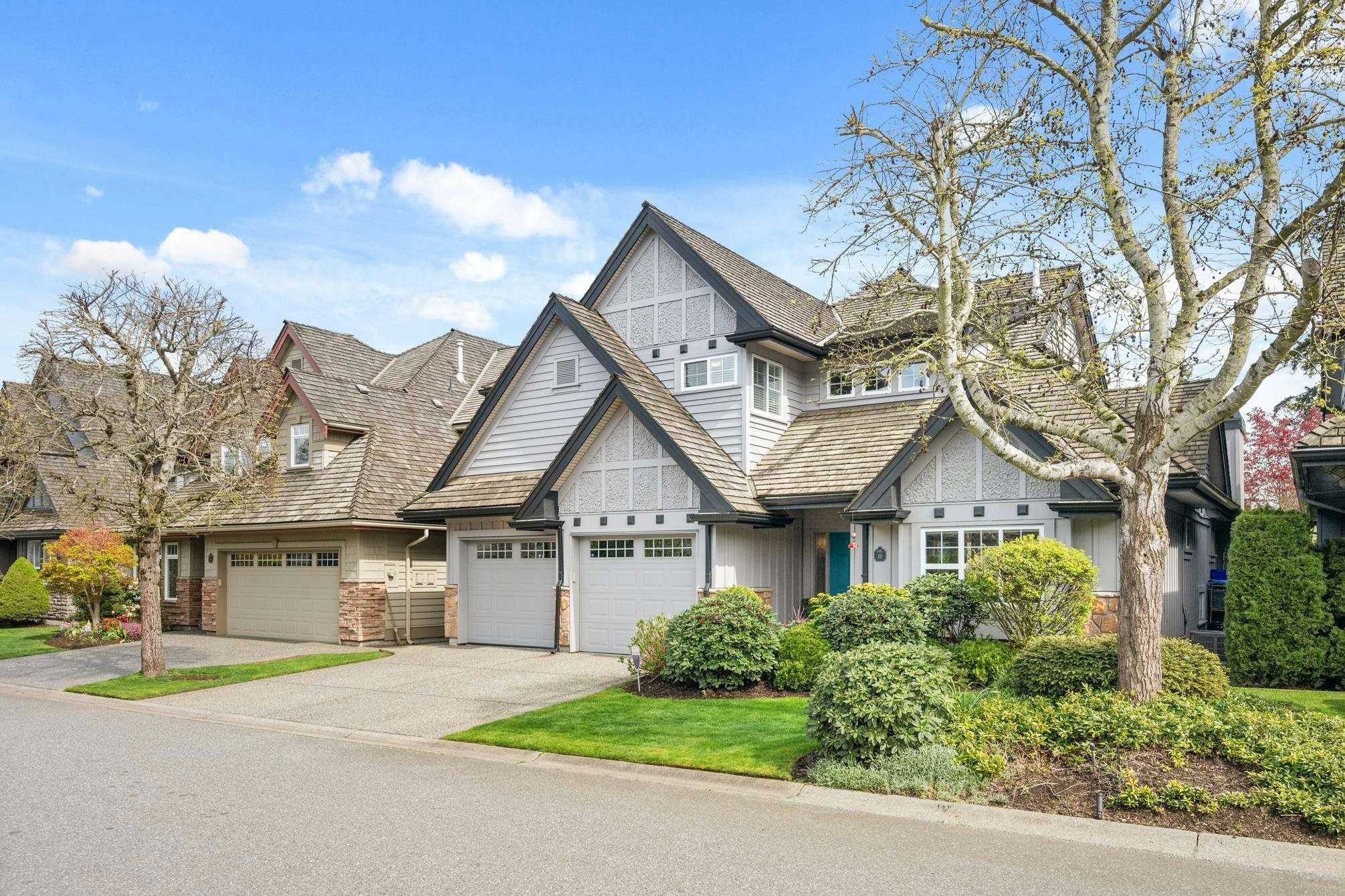 11-3300 157a Street, Surrey, BC, V3Z 2P2