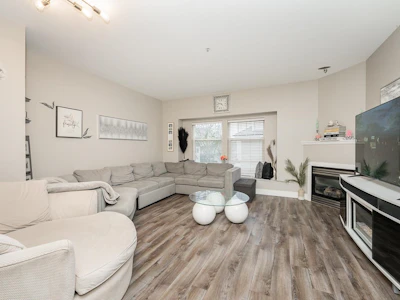 15-21535 88 Avenue - 5