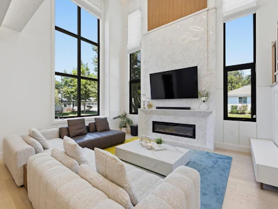 1946 143a Street - 2