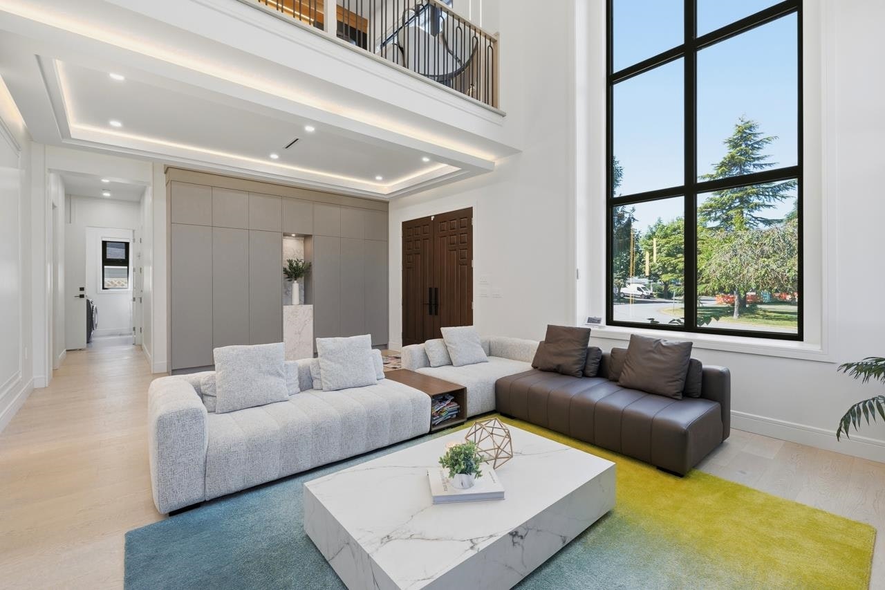 1946 143a Street - 4