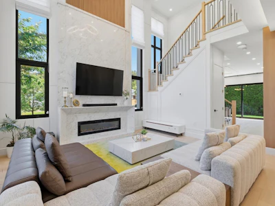 1946 143a Street - 5