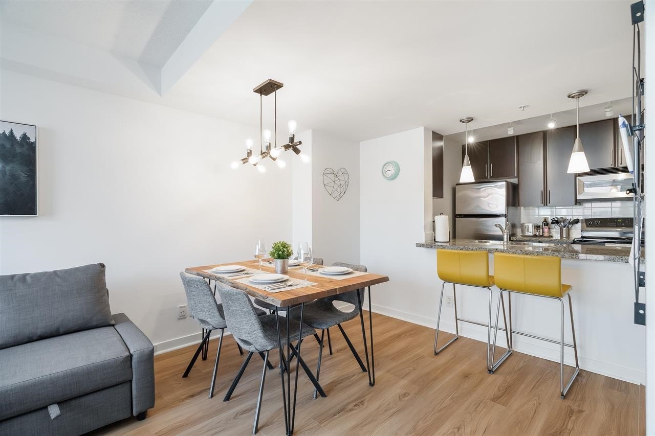 517-618 Abbott Street, Vancouver, BC, V6B 0C1