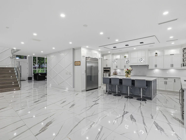 8995 Queen Mary Boulevard, Surrey, BC, V3V 6R2 - 8