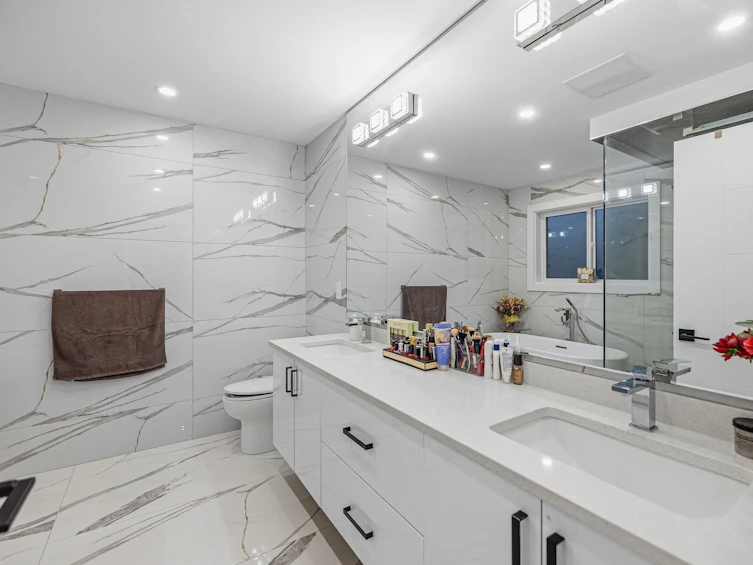 8995 Queen Mary Boulevard, Surrey, BC, V3V 6R2 - 33