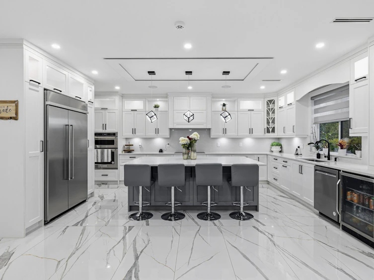 8995 Queen Mary Boulevard, Surrey, BC, V3V 6R2 - 6