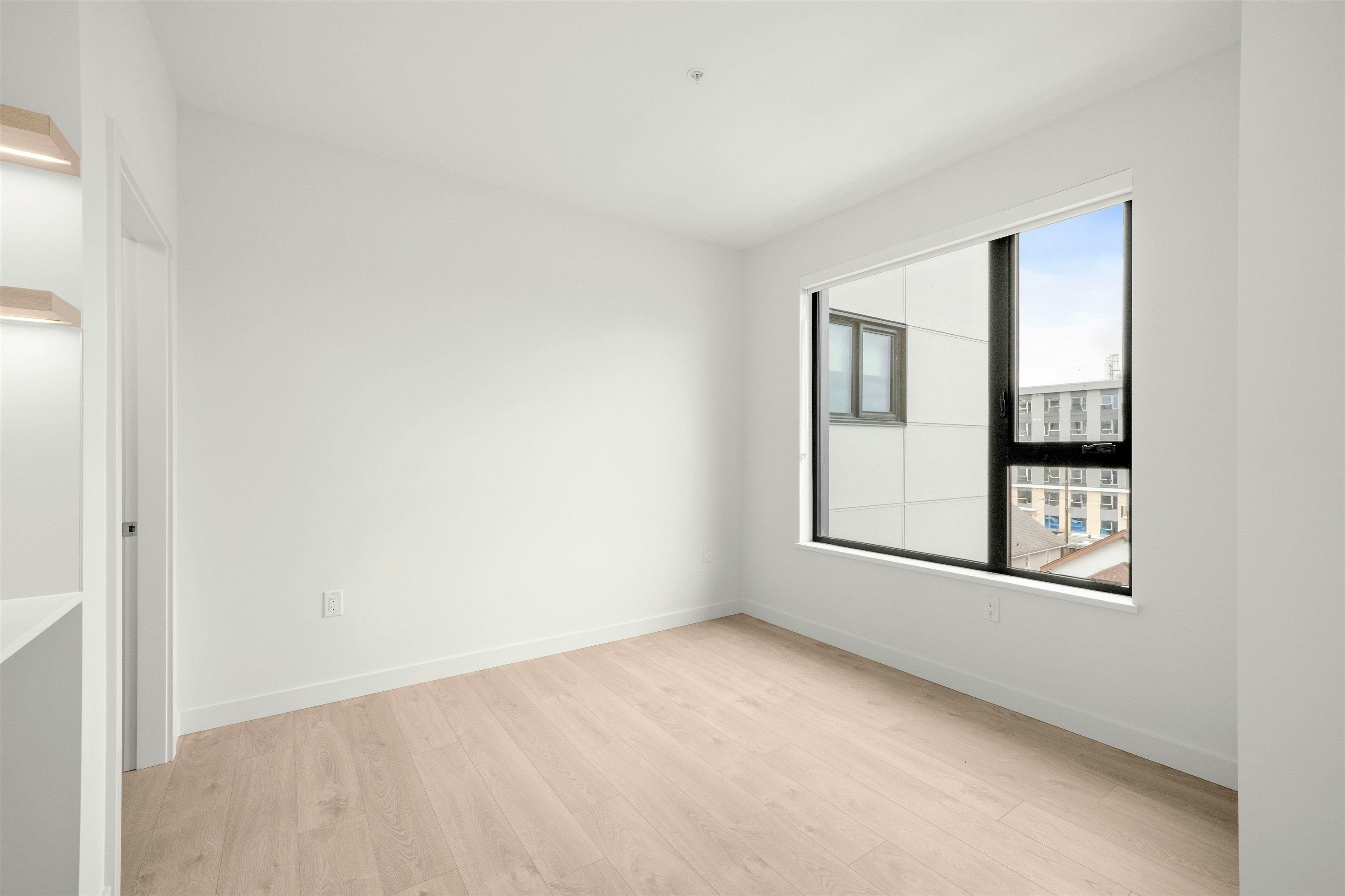 408-4928 Quebec Street - 4