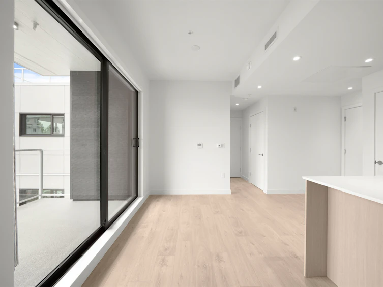 408-4928 Quebec Street, Vancouver, BC, V5W 0G6 - 4