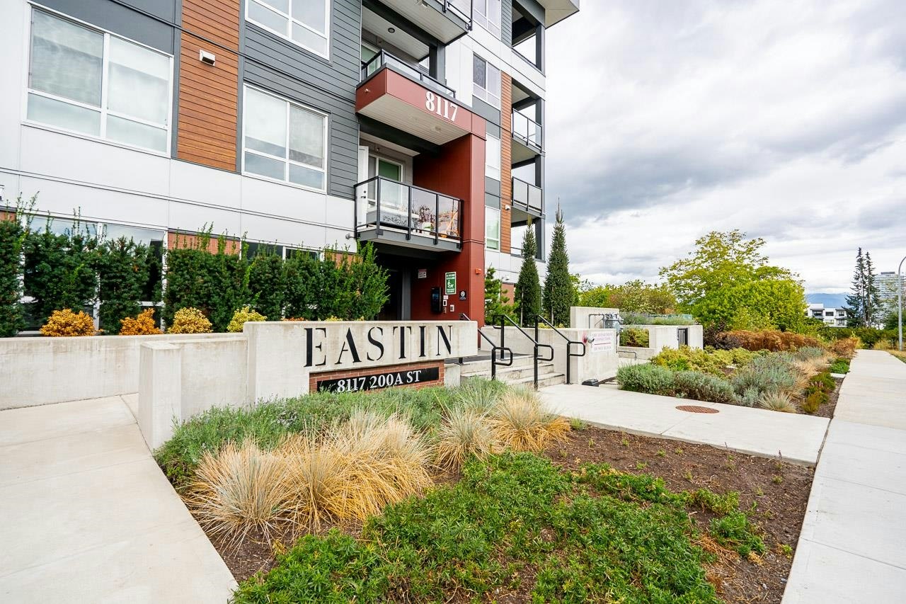 416-8117 200a Street - 3