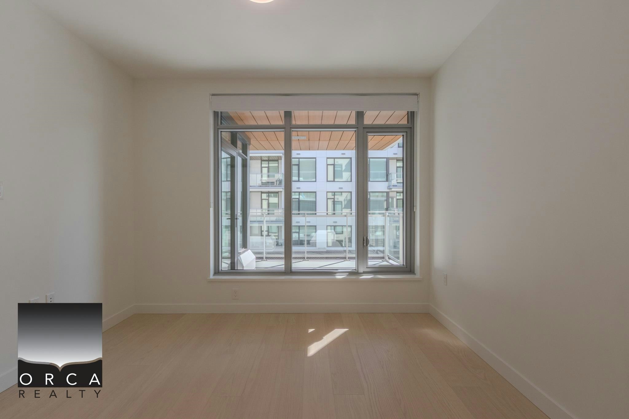 410-777 Harbour Way, North Vancouver, BC, V7P 0G2 - 4