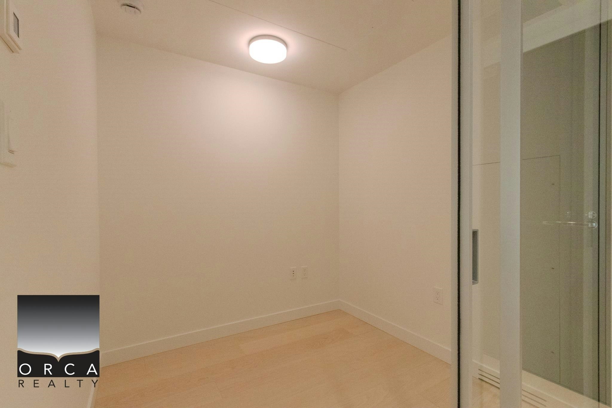410-777 Harbour Way, North Vancouver, BC, V7P 0G2 - 8