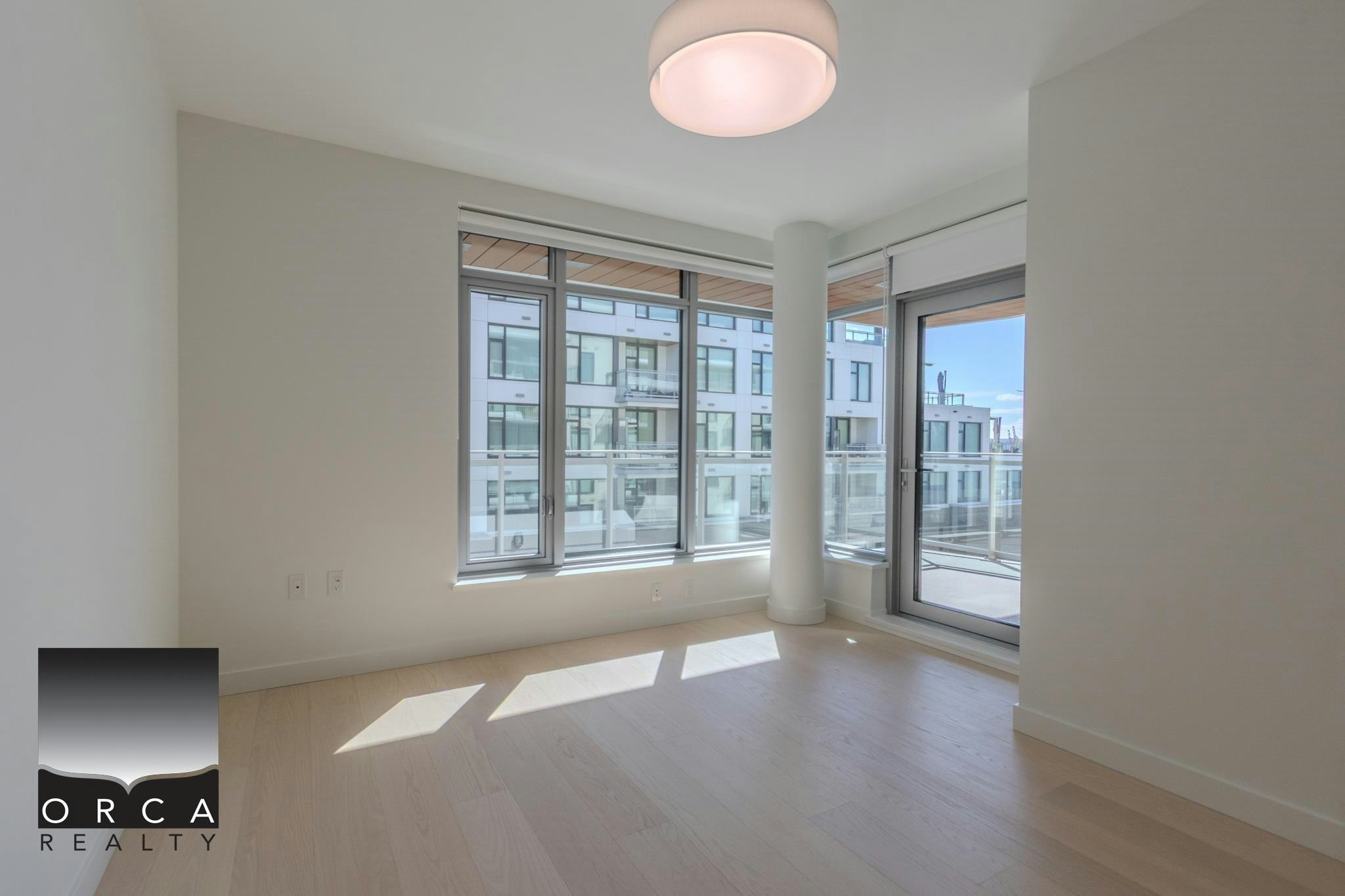 410-777 Harbour Way, North Vancouver, BC, V7P 0G2 - 3