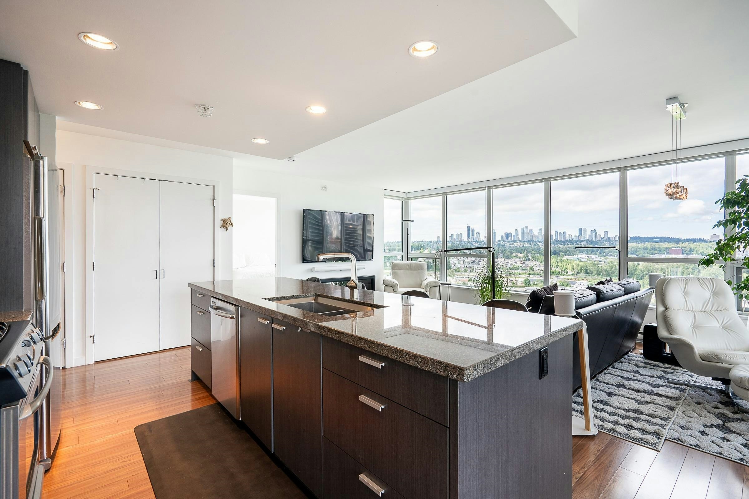 1904-2200 Douglas Road, Burnaby, BC, V5C 0G8