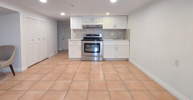 1xx Gilmore Ave, Burnaby, BC, V5C 4P7