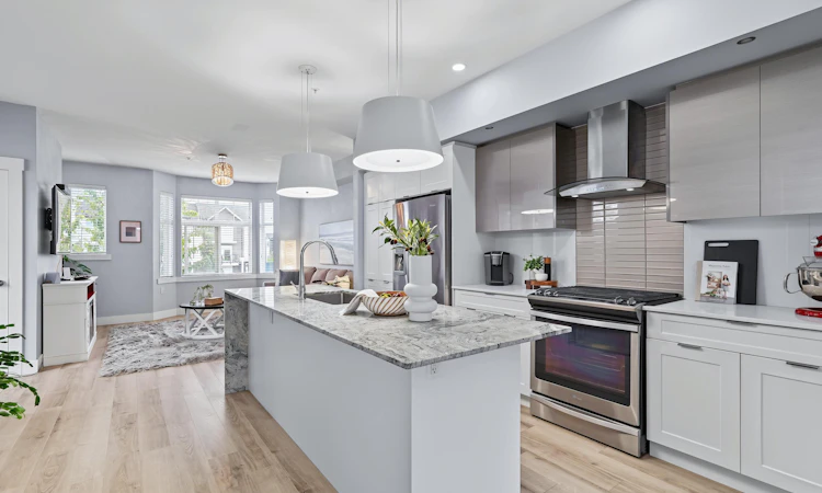 28-20852 77a Avenue