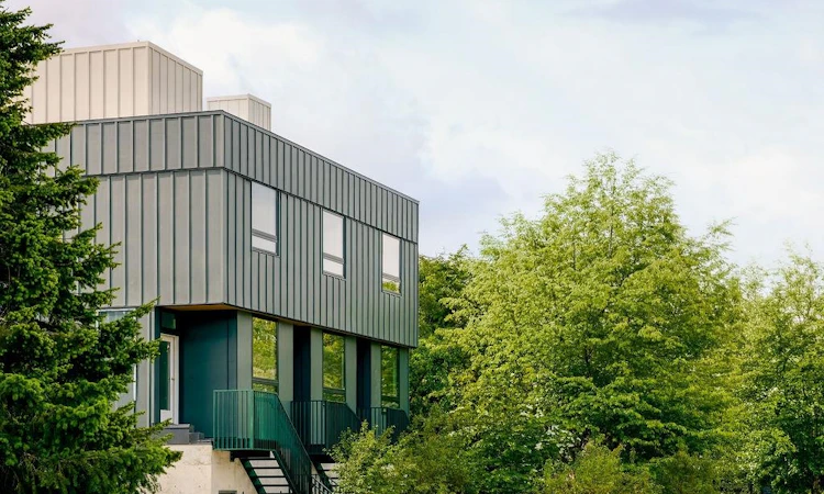 2-37940 Fourth Avenue