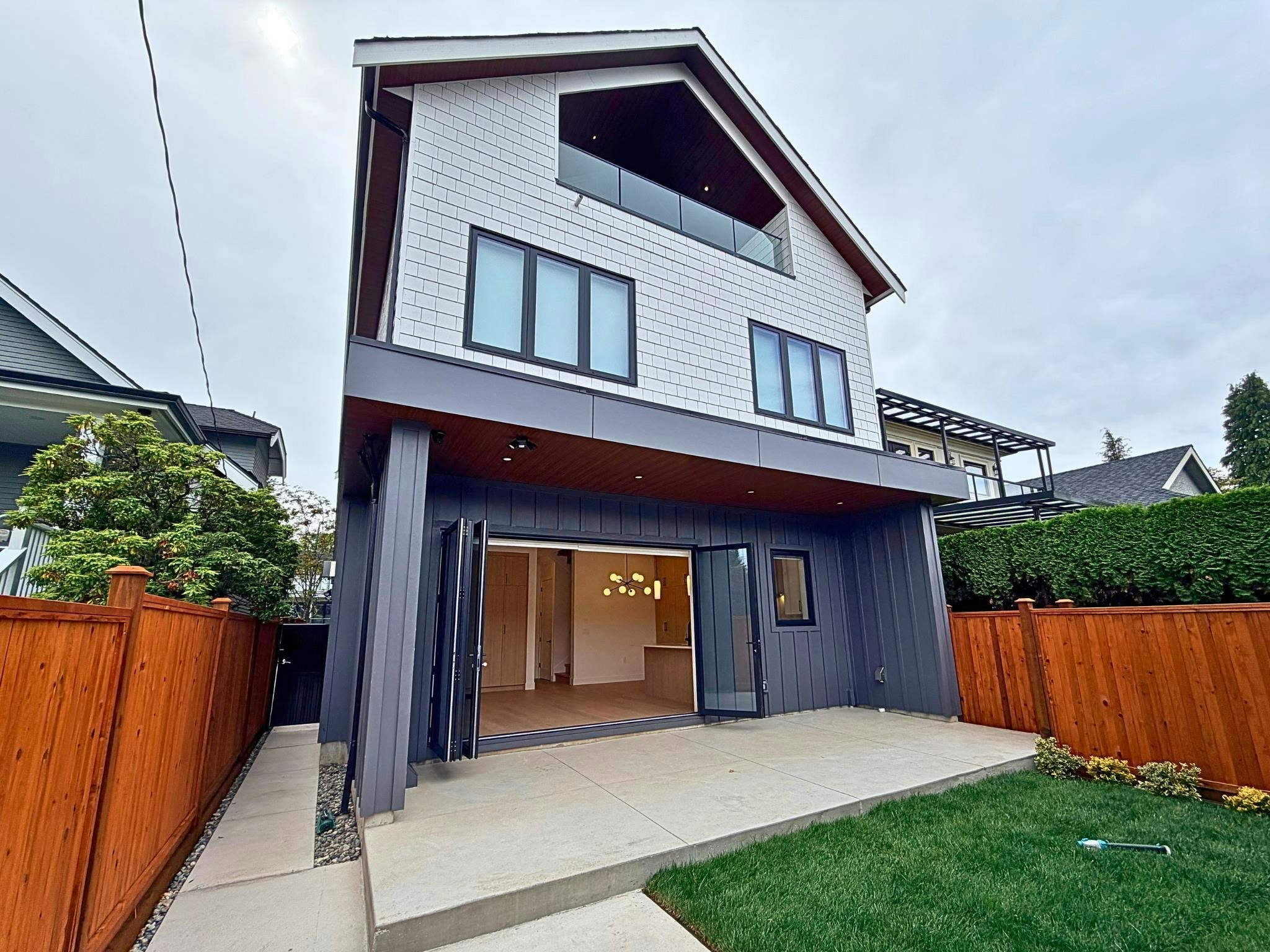 2-3873 W 22nd Avenue - 2