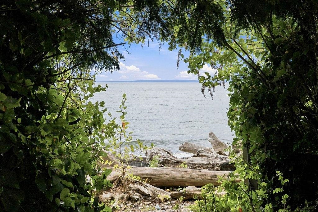 2825 Lower Road, Roberts Creek, BC, V0N 2W2 - 25