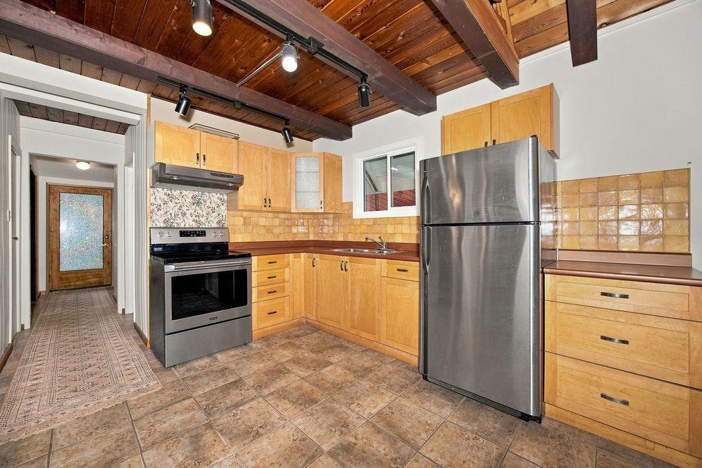 2825 Lower Road, Roberts Creek, BC, V0N 2W2 - 12