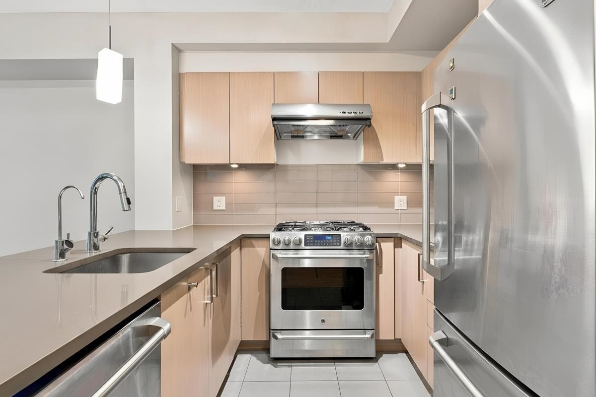 113-10033 River Drive, Richmond, BC, V6X 0L1 - 2