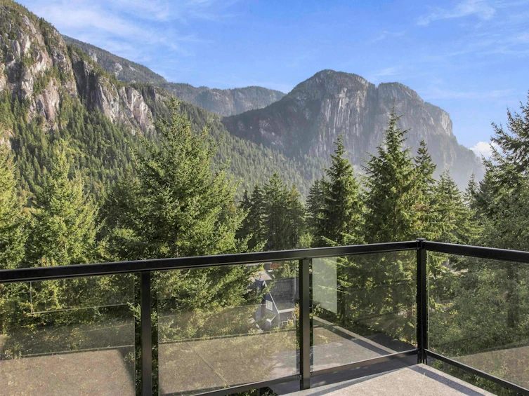 2-2096 Crumpit Woods Drive, Squamish, BC, V8B 0T6