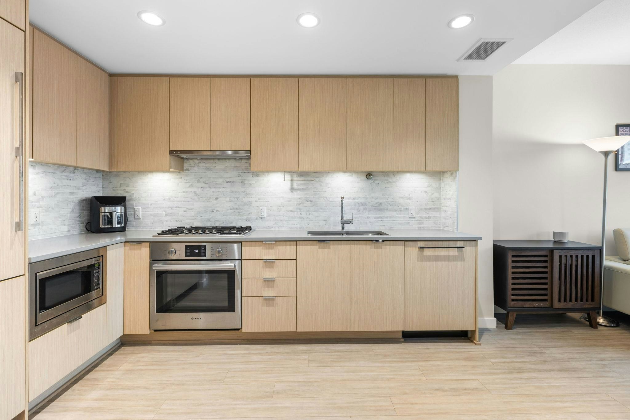 518-9213 Odlin Road - 4