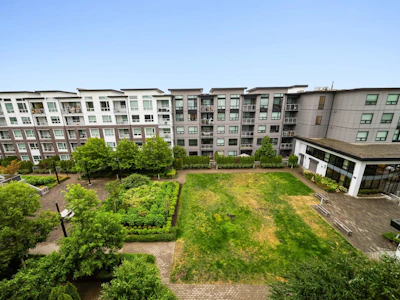 518-9213 Odlin Road - 5