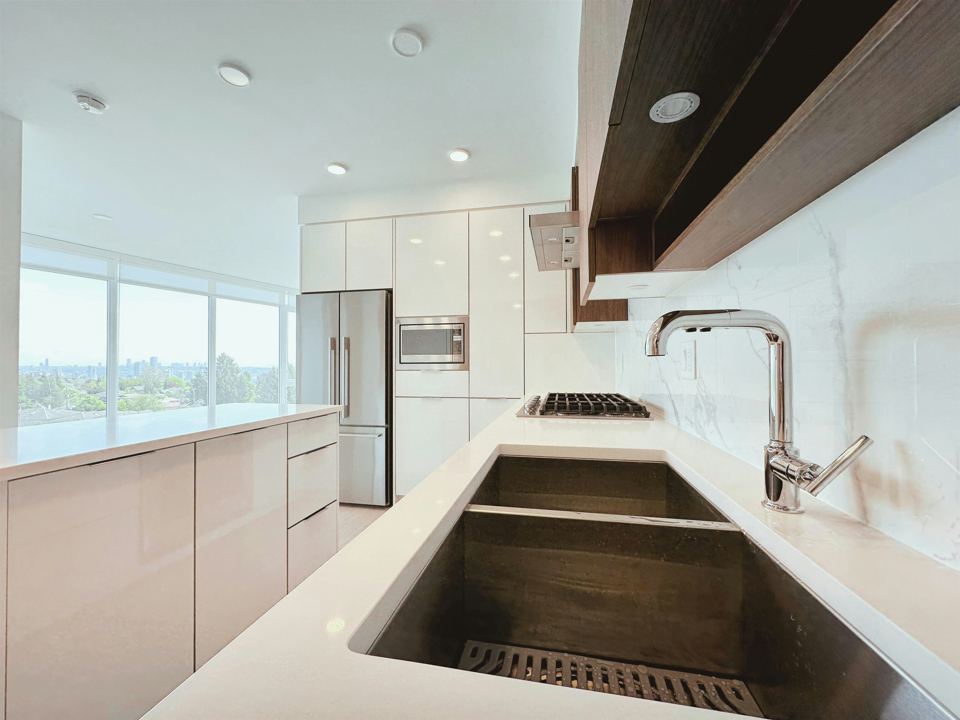 601-7799 Park Crescent, Burnaby, BC, V3N 0J7 - 3